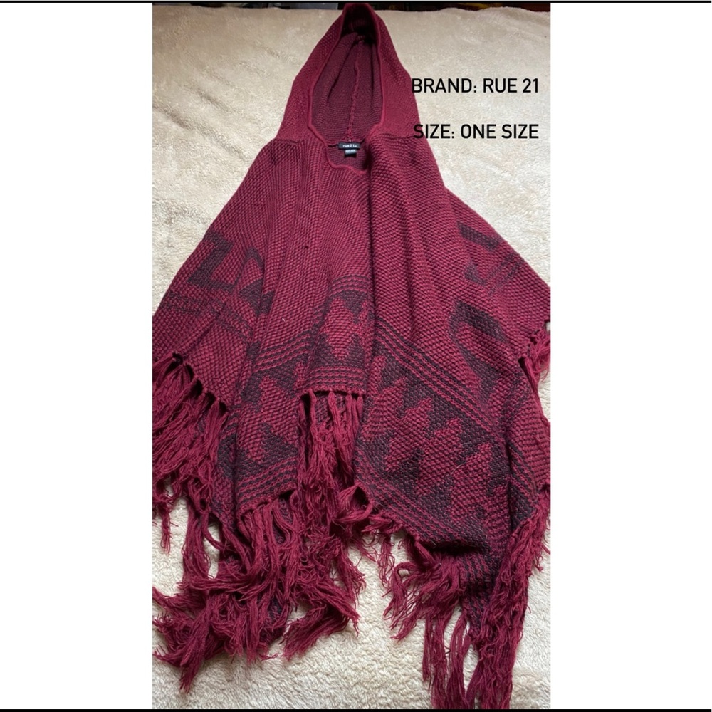 Red poncho - Picture 1 of 1
